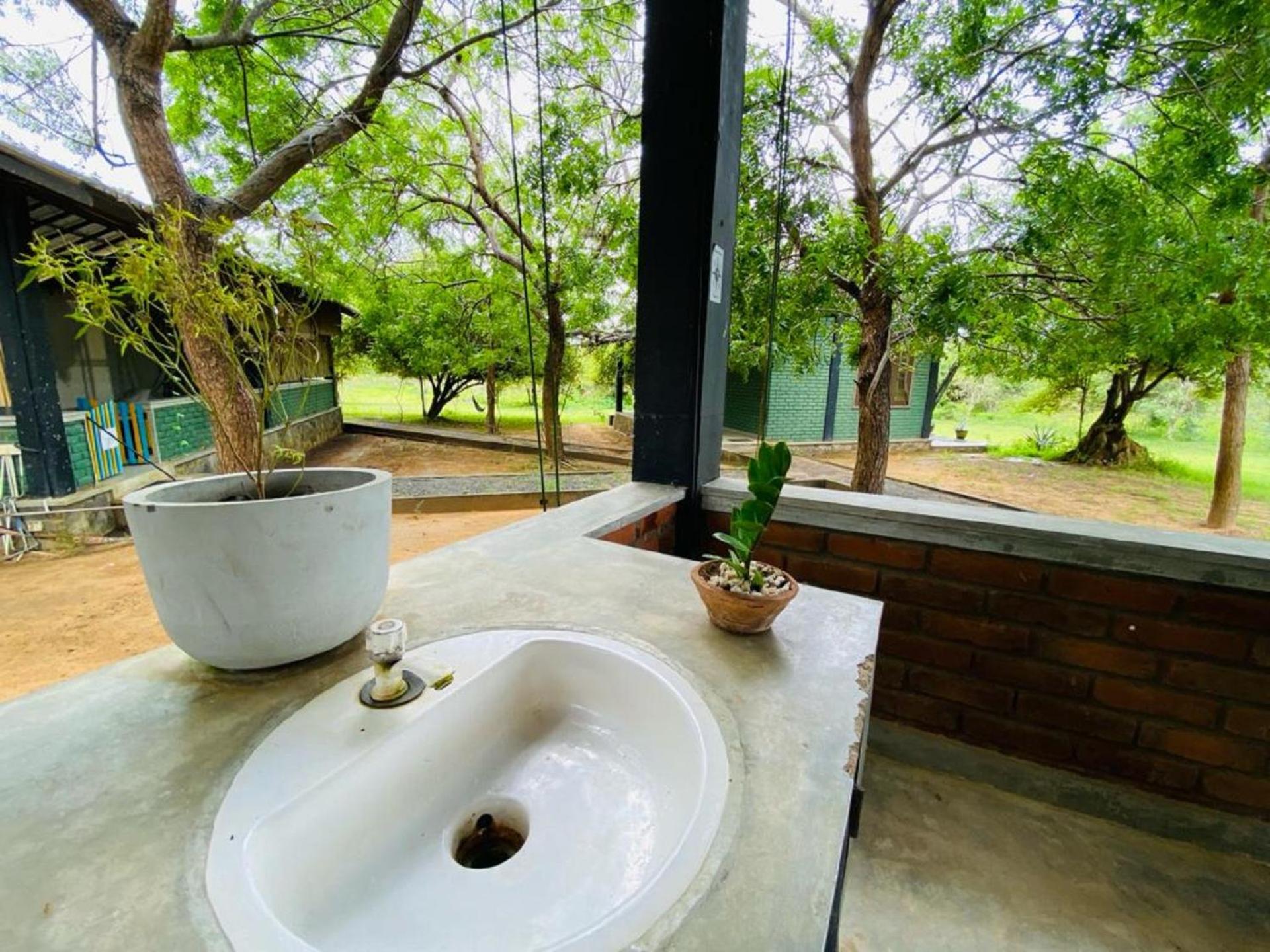 Yala Ying Yang Hostel & Camping エクステリア 写真